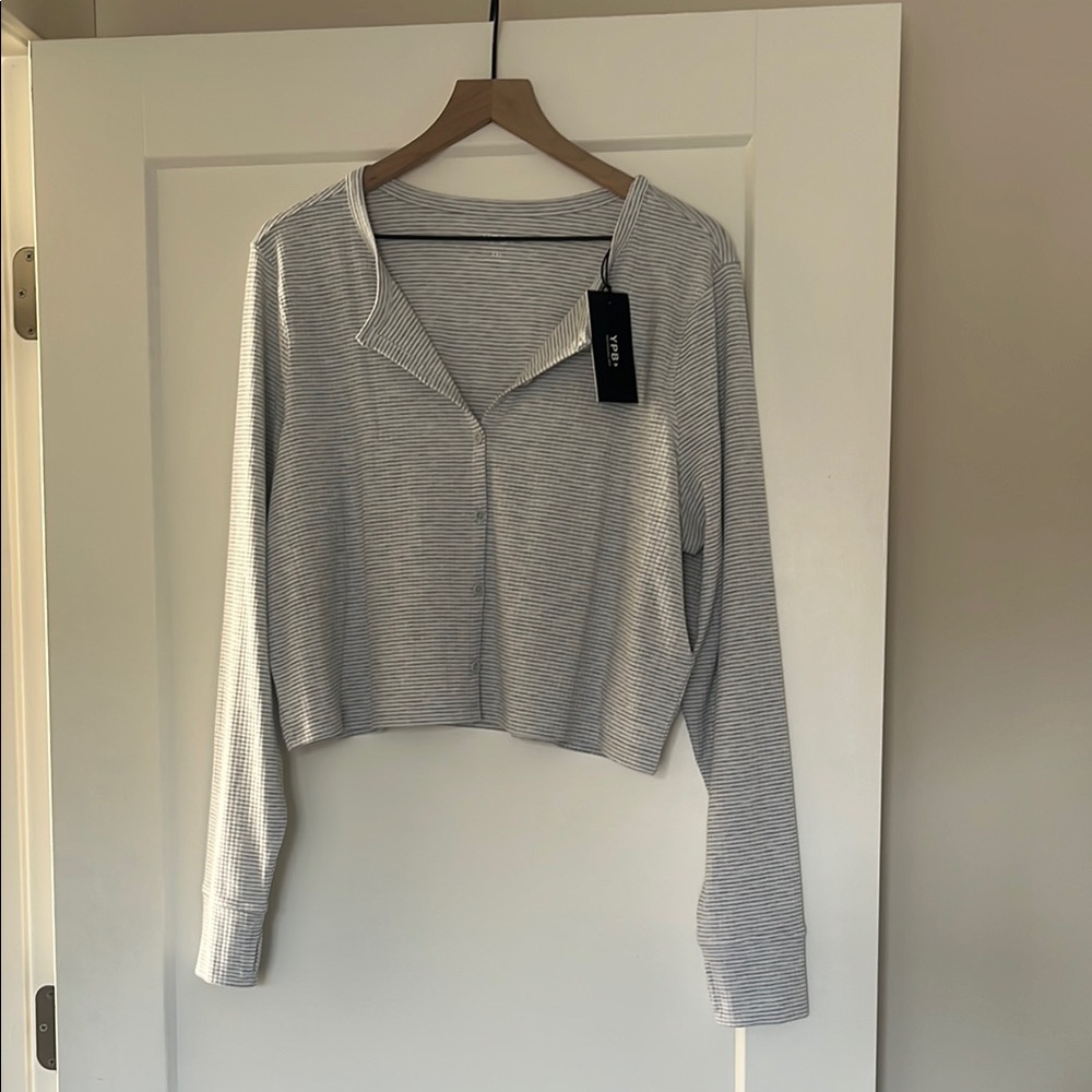 Abercrombie & Fitch Light Gray and White Striped Cropped Button-Down Top
